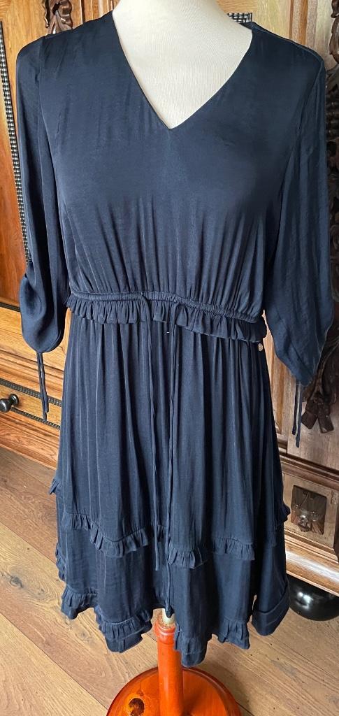 Maison scotch soepel vallende jurk NIEUW maat XS, Kleding | Dames, Jurken, Nieuw, Maat 34 (XS) of kleiner, Blauw, Knielengte, Ophalen of Verzenden