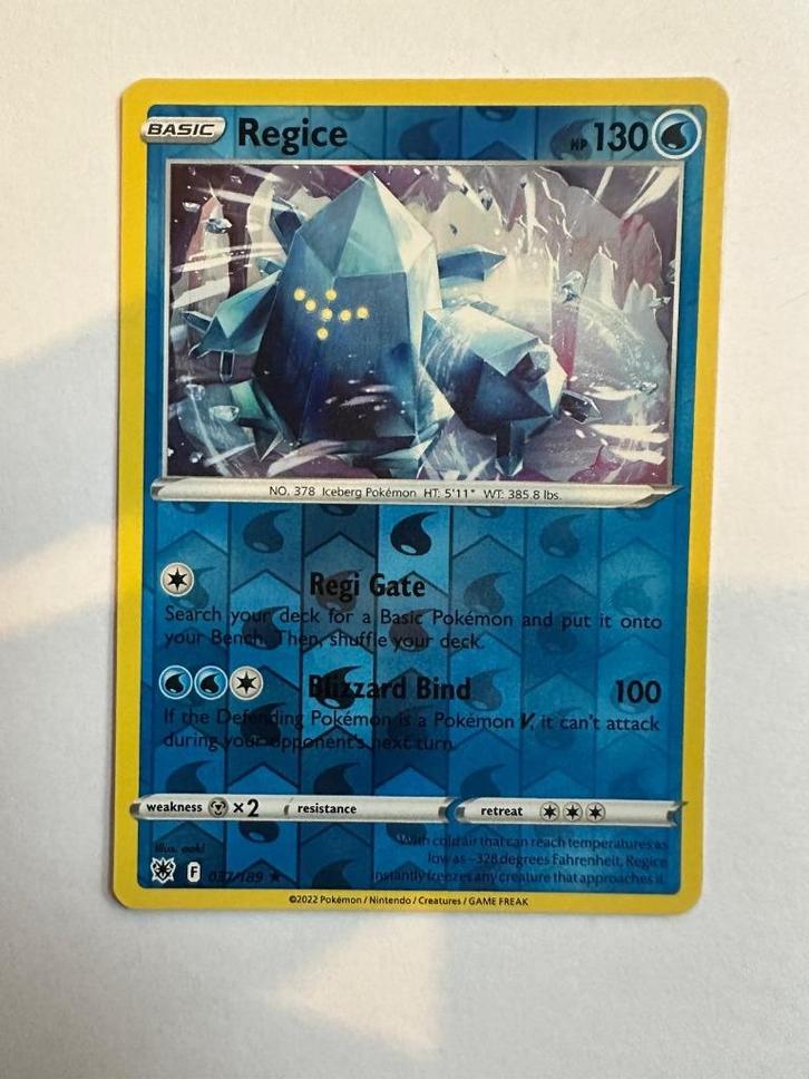 Regice – 037/189 – Astral Radiance, Hobby en Vrije tijd, Verzamelkaartspellen | Pokémon, Zo goed als nieuw, Losse kaart, Foil