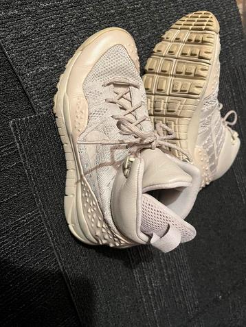 Flexibele wandelschoenen van nike maat 39 beschikbaar voor biedingen