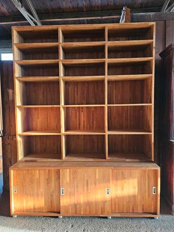 Prachtige boekenkast/bibliotheekkast/wandkast/winkelkast
 beschikbaar voor biedingen