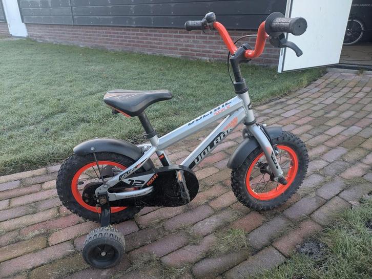 Kinderfiets 12 inch met zijwieltjes (defect), Fietsen en Brommers, Fietsen | Jongens, Gebruikt, 14 inch of minder, Handrem, Ophalen
