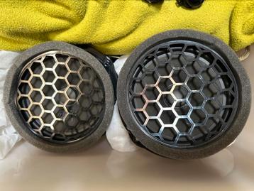 Skoda Karoq (en Seat, Audi, Volkswagen groep?) deur speakers beschikbaar voor biedingen