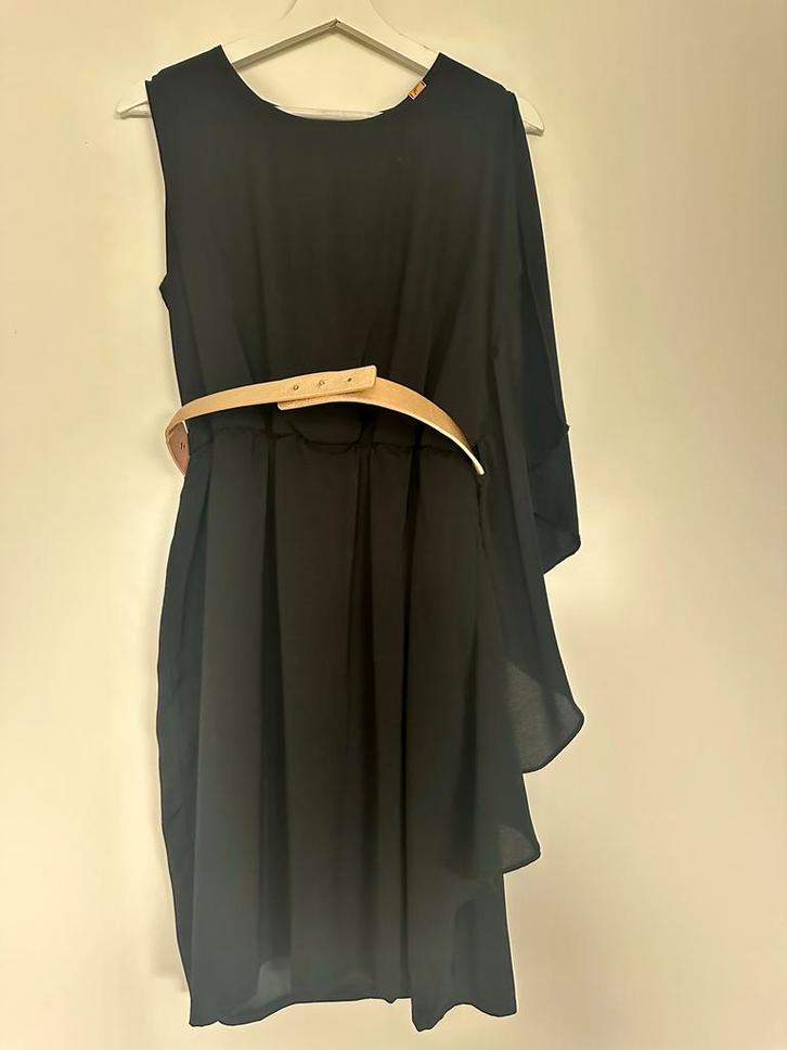 Josh V Jurk - Maat L (valt als M), Kleding | Dames, Jurken, Zo goed als nieuw, Maat 42/44 (L), Zwart, Boven de knie, Ophalen of Verzenden