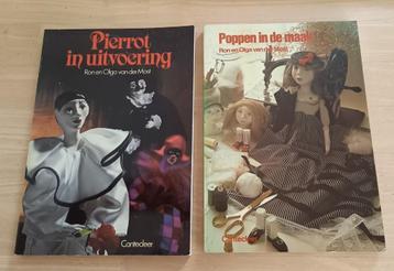 2 boekjes over poppen / Pierrots maken beschikbaar voor biedingen