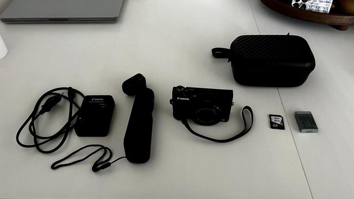 Canon G7X Mark III + tripod, battery, SD card & camera case., Audio, Tv en Foto, Fotocamera's Digitaal, Zo goed als nieuw, Compact