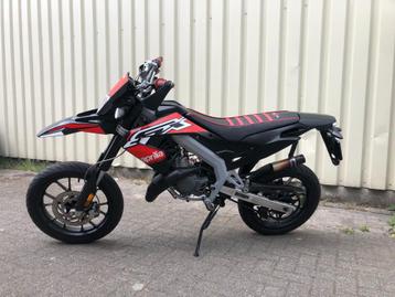 Nette APRILIA SX 50 brom 45km derbi senda zwart bj2019 17000 beschikbaar voor biedingen