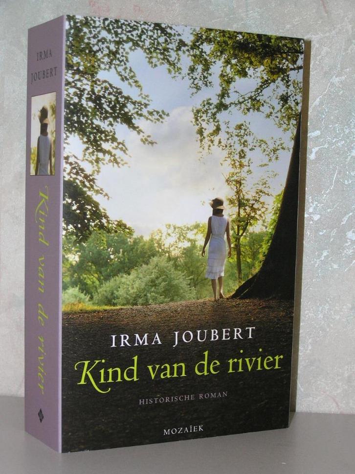 Irma Joubert - Kind van de rivier (christelijke roman), Boeken, Romans, Zo goed als nieuw, Nederland, Ophalen of Verzenden