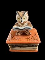 Limoges porselein pillendoosje boek met uil die leest, Antiek en Kunst, Antiek | Porselein, Verzenden
