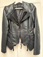 Lederlook jas, Verzenden, Gedragen, Zwart