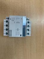 12 Relais met 4 NC, Hobby en Vrije tijd, Elektronica-componenten, Ophalen of Verzenden, Zo goed als nieuw