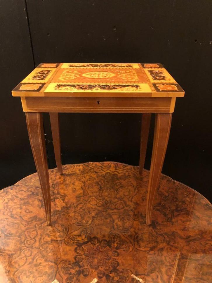 Antiek/Vintage Inleg Muziekdoos Tafeltje., Antiek en Kunst, Antiek | Woonaccessoires, Ophalen of Verzenden