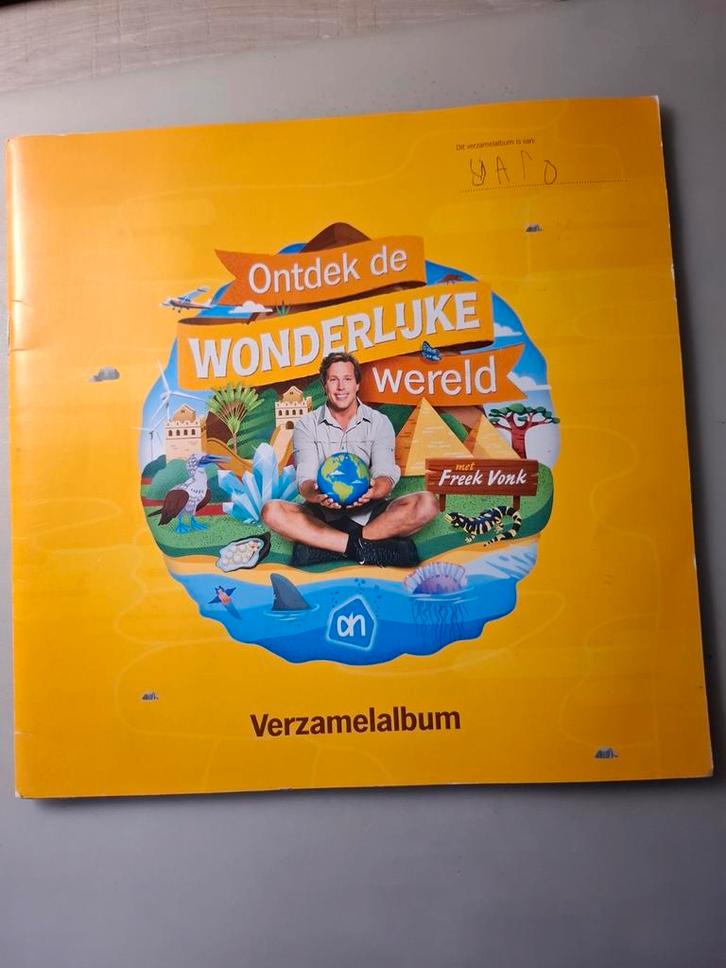 AH Verzameldalbum Ontdek de Wonderlijke Wereld, Boeken, Prentenboeken en Plaatjesalbums, Gelezen, Ophalen of Verzenden