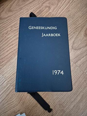 Geneeskundig Jaarboek Medicijnen 1974 beschikbaar voor biedingen
