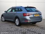Skoda Superb Combi 2.0 TDI Pano Xenon Trekhaak Camera CarPla, Voorwielaandrijving, Stof, Gebruikt, Origineel Nederlands
