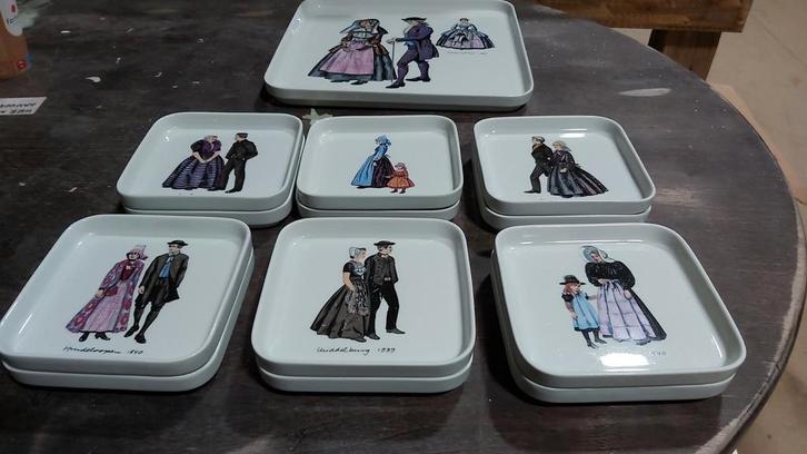 Villeroy & boch Burgherdragt 1 gebakschaal en 18 gebaksbord, Antiek en Kunst, Antiek | Servies los, Ophalen of Verzenden
