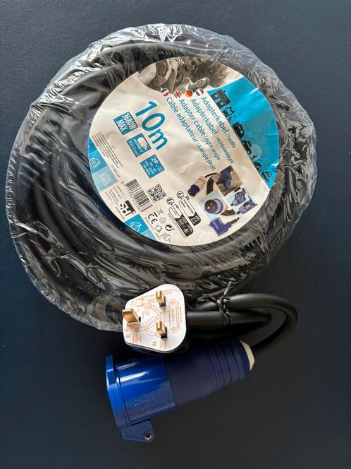 Nieuwe Adapterkabel 10 meter + Engelse stekkeradapter, Caravans en Kamperen, Kampeeraccessoires, Zo goed als nieuw, Ophalen of Verzenden