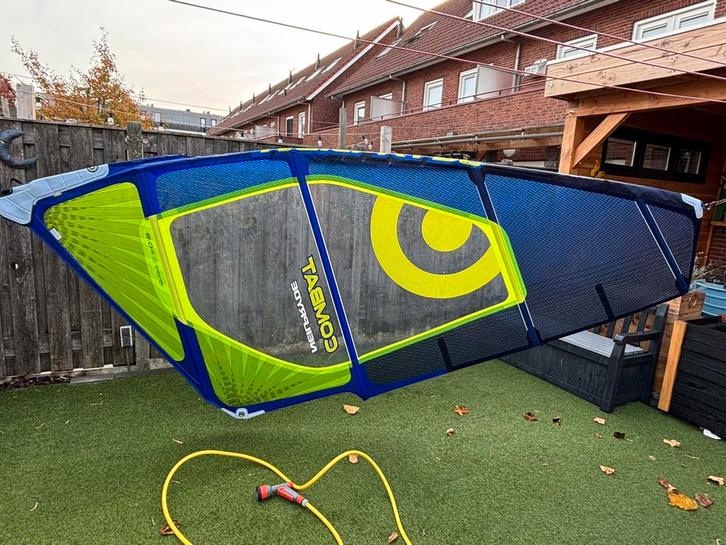 Neilpryde Combat 5.0, Watersport en Boten, Windsurfen, Zo goed als nieuw, Zeil, Met draagtas, Minder dan 5 m², Ophalen