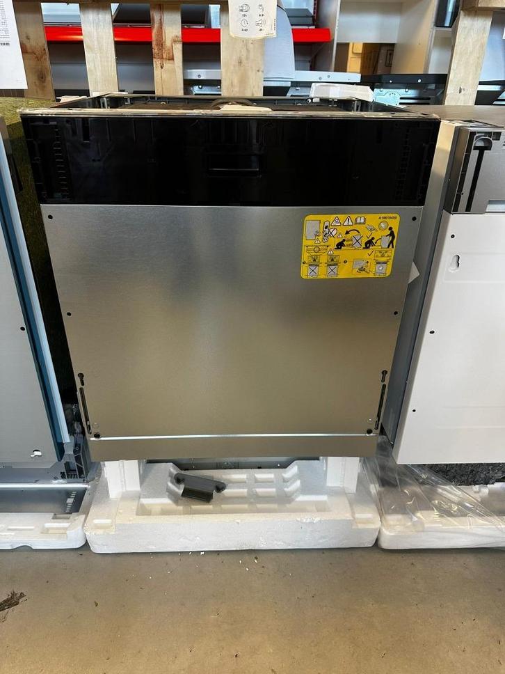 AEG Inbouw vaatwasser nieuw met Auto Open systeem, Witgoed en Apparatuur, Vaatwasmachines, Nieuw, Inbouw, Minder dan 85 cm, 45 tot 60 cm