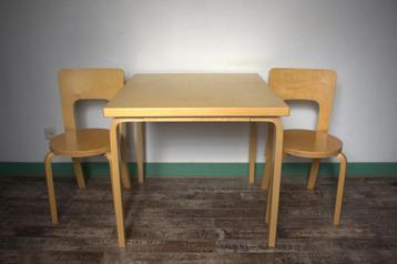 Alvar Aalto design eethoek Artek beschikbaar voor biedingen