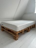Pallet bed met matras, 120 cm, Zo goed als nieuw, Ophalen, Tweepersoons