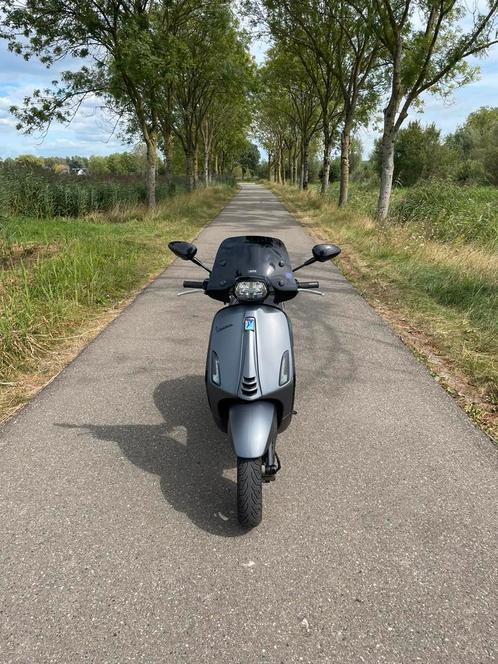 Vespa sprint 50 3V, Fietsen en Brommers, Brommers | Vespa, Zo goed als nieuw, Ophalen