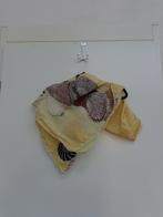 Vintage vierkante gele sjaal met schelpen, zijde., Kleding | Dames, Mutsen, Sjaals en Handschoenen, Ophalen of Verzenden, Zo goed als nieuw
