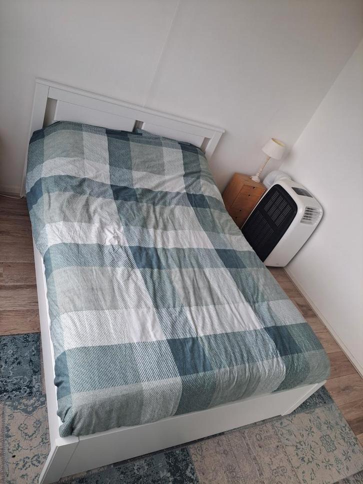 SONGESAND
Bedframe met 2 bedlades, wit, 140x200 cm, Huis en Inrichting, Slaapkamer | Bedden, Tweepersoons, 140 cm, Hout, Wit, Ophalen