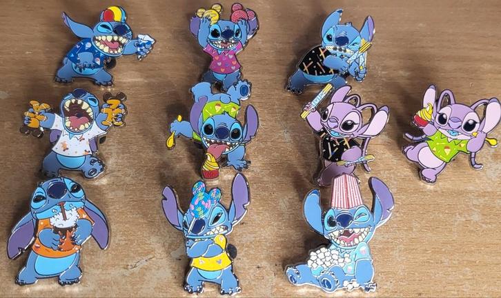 Disney official pin stitch attacks snacks, Verzamelen, Speldjes, Pins en Buttons, Nieuw, Speldje of Pin, Figuurtje, Ophalen of Verzenden