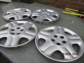 4 stuks wieldop Toyota Avensis T 22