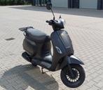 Vespa look a like la souris weinig km geel kenteken, Fietsen en Brommers, Scooters | Overige merken, Maximaal 45 km/u, Ophalen of Verzenden