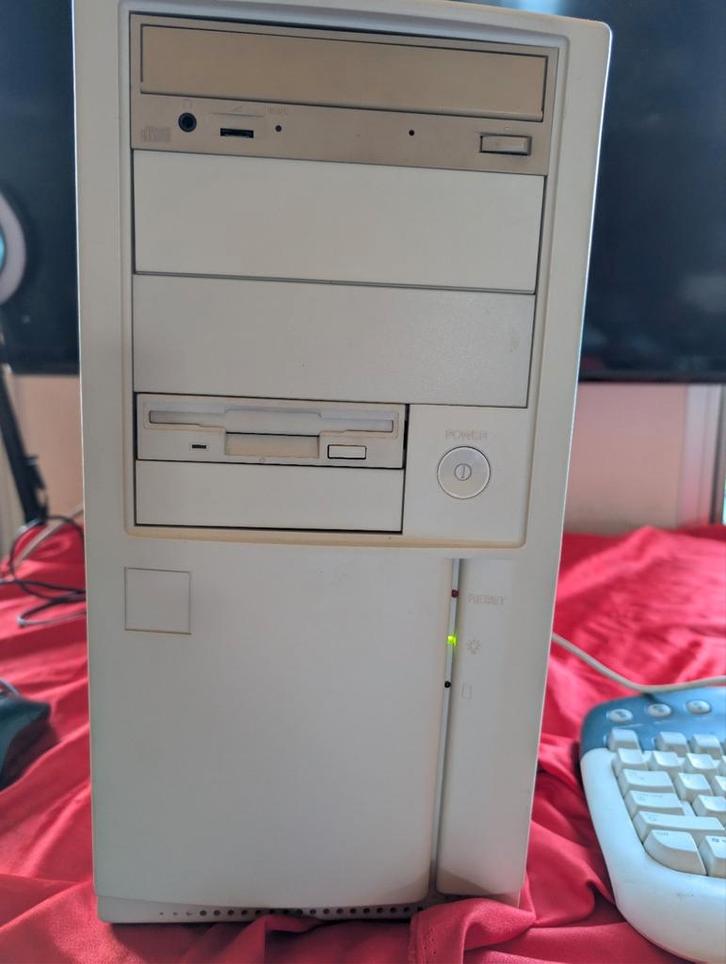 Pentium 2  333Mhz / 192MB 100Mhz SDRAM / Windows 2000Pro NL, Computers en Software, Vintage Computers, Ophalen of Verzenden