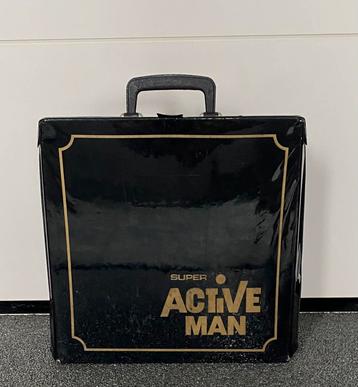 Vintage 60s koffertje  SUPER ACTIVE MAN by TOMFU NEKMAR beschikbaar voor biedingen