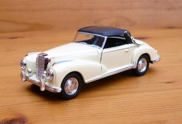 Welly Mercedes 300S 1955 cabrio gesloten kap creme 1/40. beschikbaar voor biedingen