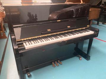 Yamaha U 1 piano  met podiumwielen gratis levering NL beschikbaar voor biedingen