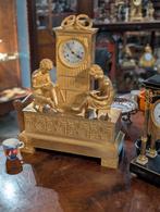 Grote vuurvergulde bronzen pendule. Hoog 61 b 45 d 17. €2850, Ophalen