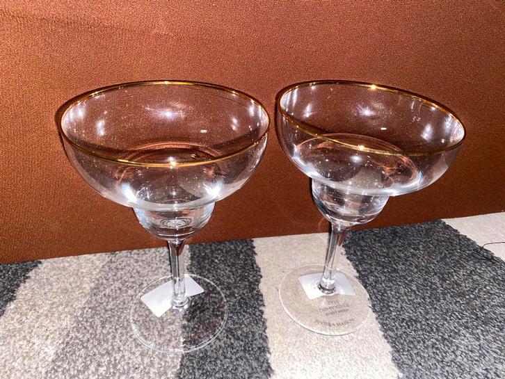 Te koop: 2x Riviera Maison cocktailglazen, Huis en Inrichting, Keuken | Servies, Nieuw, Glas of Glazen, Overige stijlen, Glas