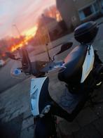 Te koop Kymco Agility 50 geel kenteken 4 takt, Fietsen en Brommers, Scooters | Kymco, Ophalen, Gebruikt, Maximaal 45 km/u, 49 cc