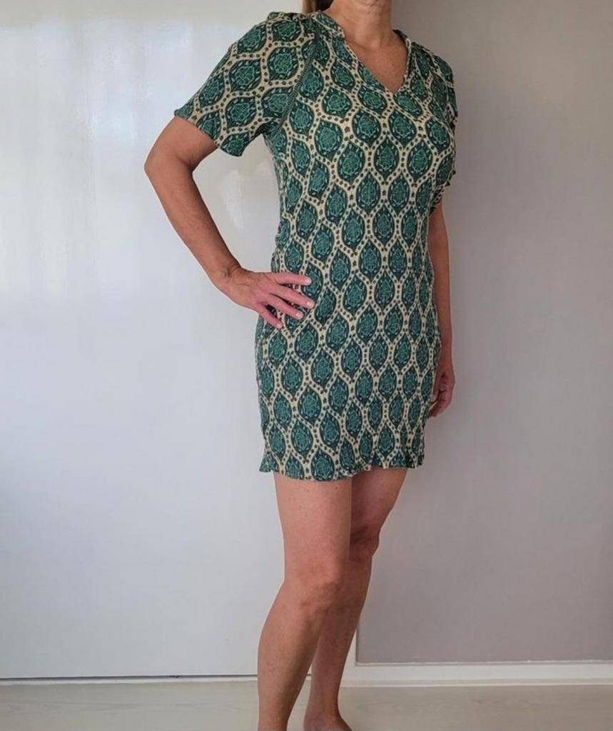 Super mooi zomerjurkje S met stretch rek jurkje zomer jurk, Vero Moda, Ophalen of Verzenden, Zo goed als nieuw, Knielengte