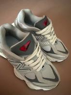 New Balance 9060 Grijs/Wit Sneakers Maat 37, Ophalen of Verzenden, Zo goed als nieuw, Grijs, Sneakers of Gympen