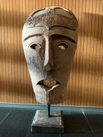 Groot houten masker, Ophalen, Gebruikt