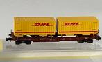 Minitrix 15256 2x DB containerdraagwagen met 2x 20" van DHL, Hobby en Vrije tijd, Gelijkstroom, Trix, Wagon, Ophalen of Verzenden