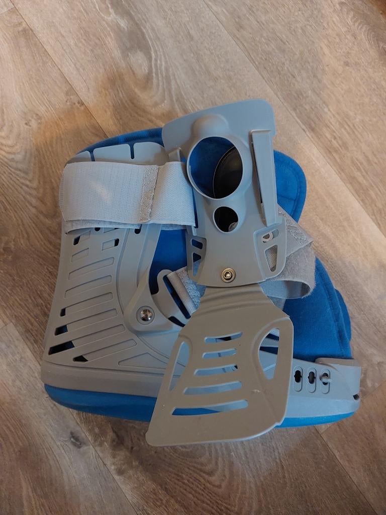 Walker mt38, Ophalen of Verzenden, Zo goed als nieuw, Zwart, Sneakers of Gympen