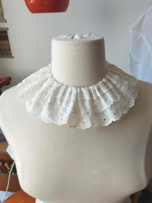 Pieten Kraag 010  bloemetjes luxe wit (actie prijs op=op), Antiek en Kunst, Antiek | Kleding en Accessoires, Ophalen of Verzenden