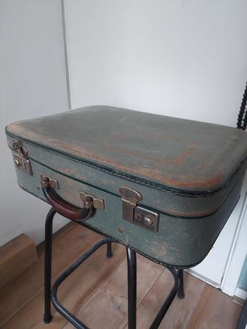 Vintage oud groen koffertje retro.  beschikbaar voor biedingen