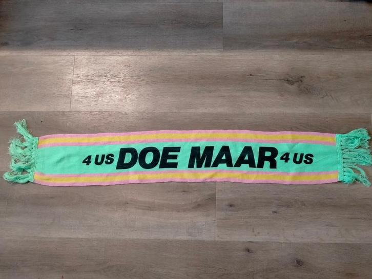 Doe maar Doemaar 4us vintage stoffen sjaal Rare nederpop 2, Verzamelen, Muziek, Artiesten en Beroemdheden, Gebruikt, Kleding, Ophalen of Verzenden