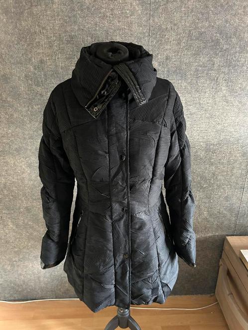 Reset mooie zwarte warme dons winterjas mt 38 ZGAN, Kleding | Dames, Jassen | Winter, Zo goed als nieuw, Maat 38/40 (M), Zwart