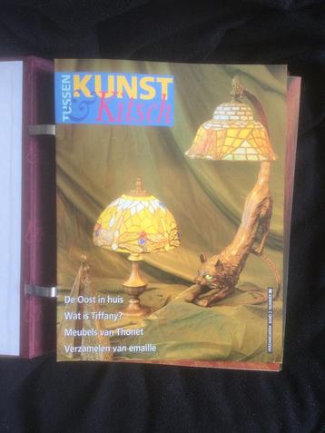 3 ingebonden boeken TUSSEN KUNST EN KITSCH magazines beschikbaar voor biedingen