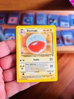 Electrode 22/110 Legendary Pokemon, Hobby en Vrije tijd, Verzamelkaartspellen | Pokémon, Verzenden, Zo goed als nieuw, Losse kaart