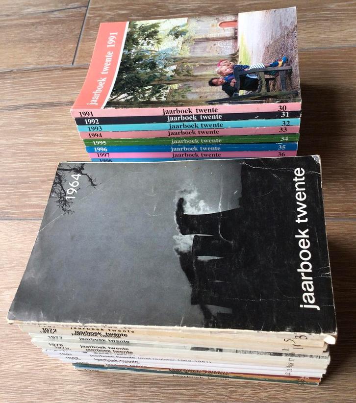Jaarboek Twente  / partij van 30 stuks / jaren 1964-2004, Boeken, Geschiedenis | Stad en Regio, Gelezen, 20e eeuw of later, Ophalen of Verzenden