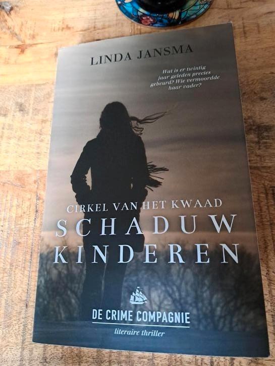 Linda Jansma - Schaduwkinderen, Boeken, Thrillers, Zo goed als nieuw, Ophalen of Verzenden